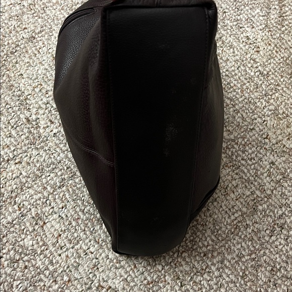 Elegant Genuine Leather Handbag - Picture 5 of 11